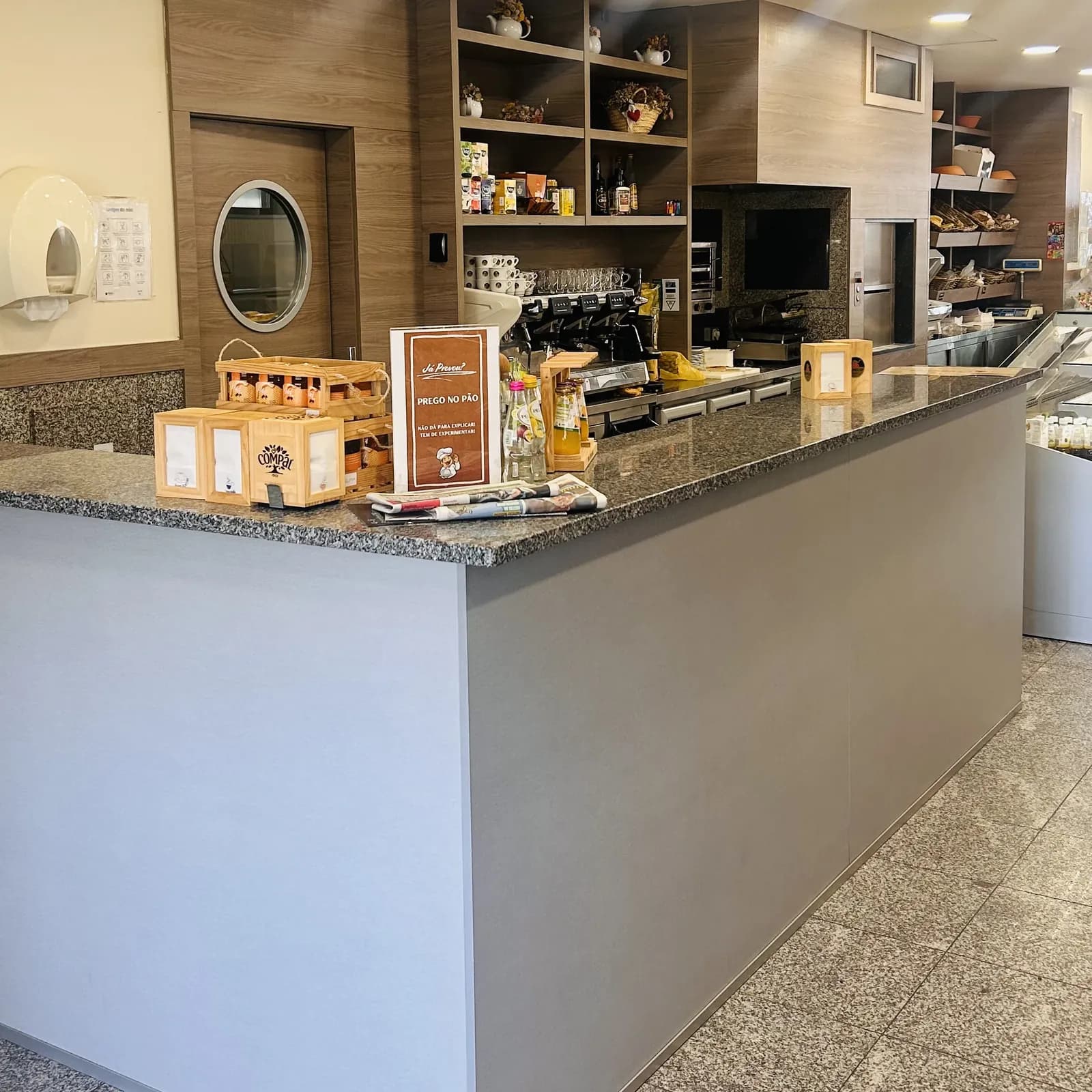 Elite de Cesar — interior